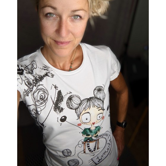 White T-shirt Simply different